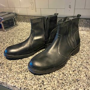 Black Clarks Chelsea Boots - brand new!